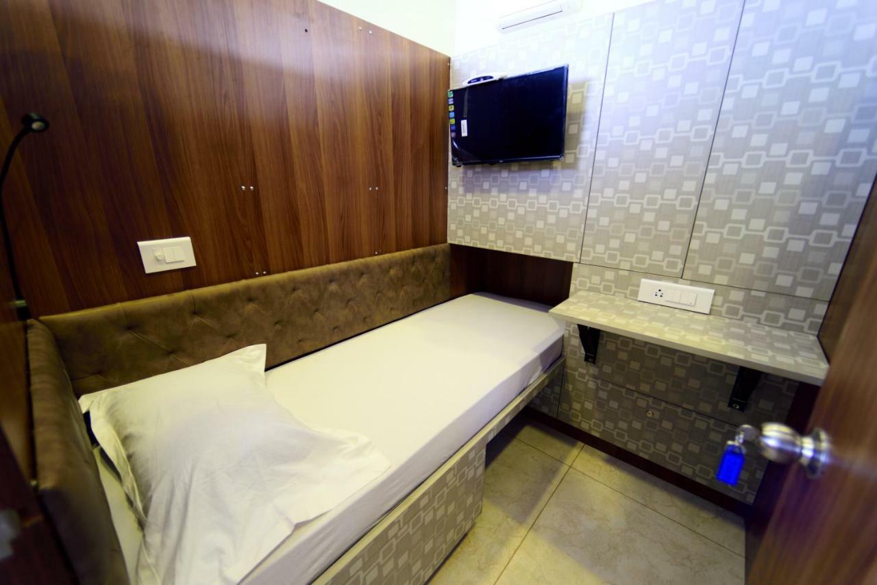 Bedspace- Capsule Ac Hotel 망갈로르 외부 사진