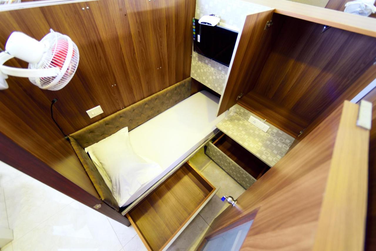Bedspace- Capsule Ac Hotel 망갈로르 외부 사진
